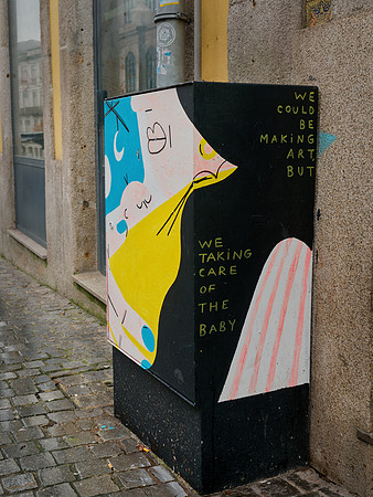 Electrical box on R. de Mouzinho da Silveira
